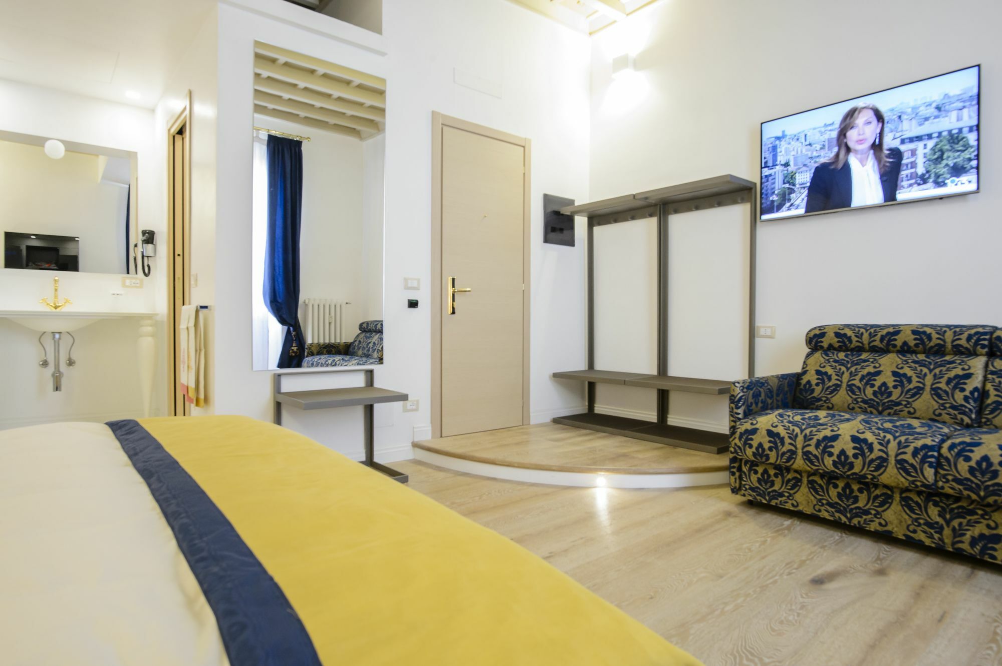 Excellent Trinity Rooms Рим Экстерьер фото